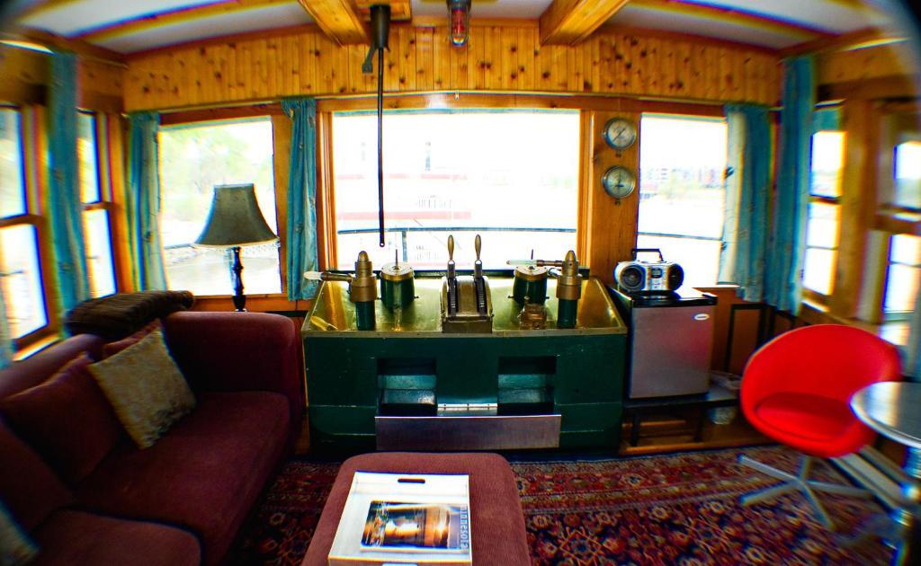 مبيت وإفطار سانت بول The Covington Houseboat الغرفة الصورة