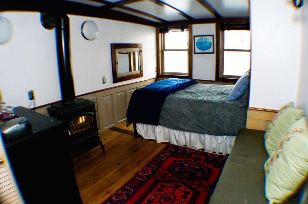 مبيت وإفطار سانت بول The Covington Houseboat المظهر الخارجي الصورة