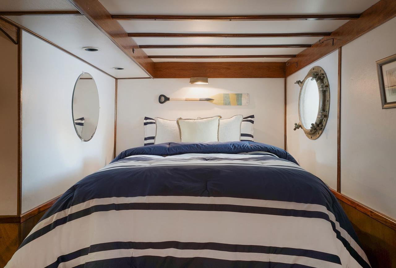 مبيت وإفطار سانت بول The Covington Houseboat المظهر الخارجي الصورة